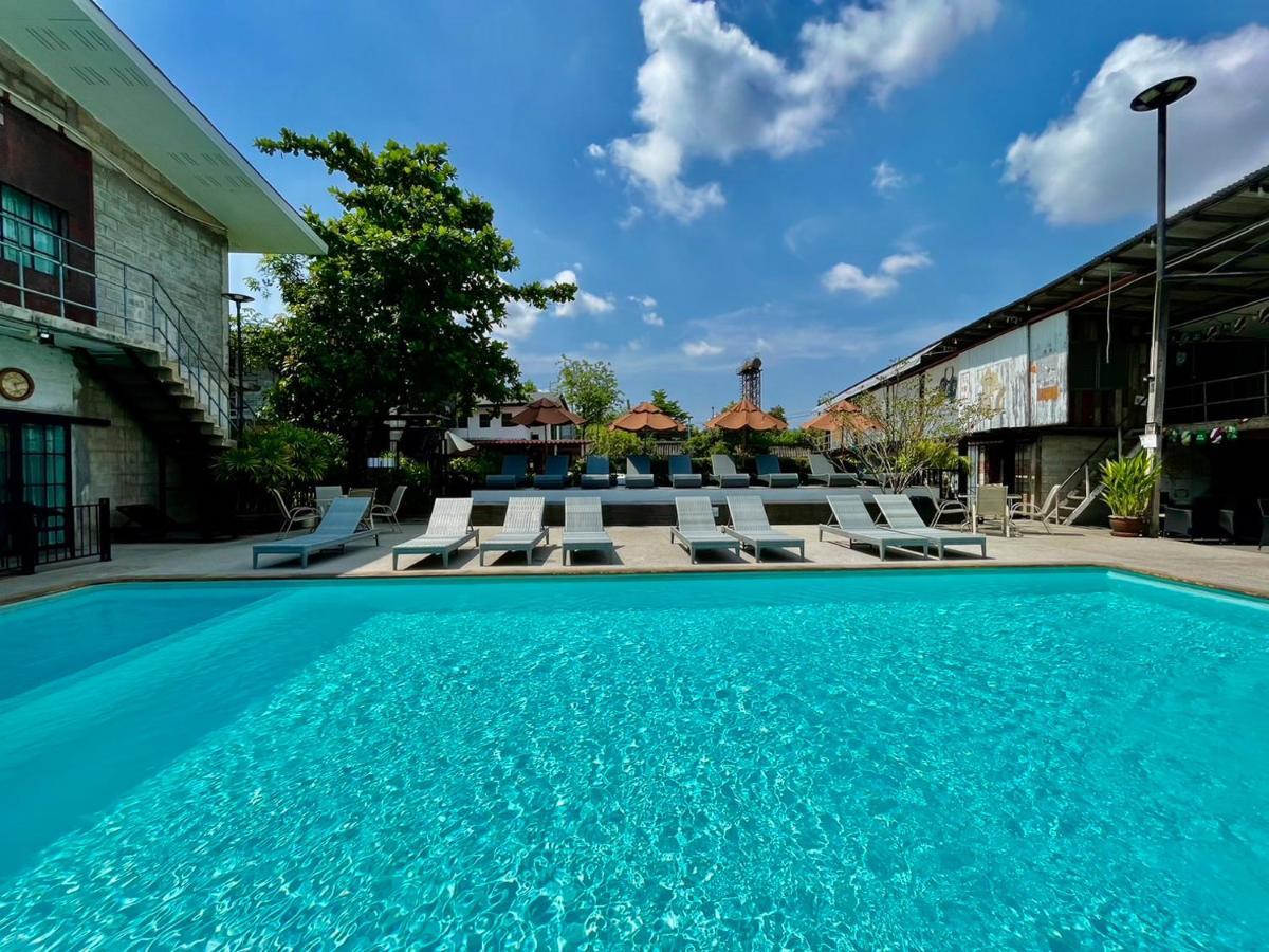 โรงแรม เดอะ แวร์เฮาส์ 3*